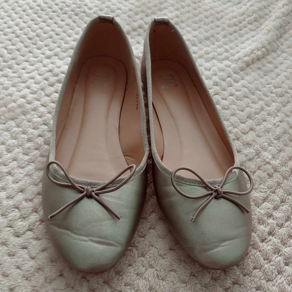 Golden ballet flats